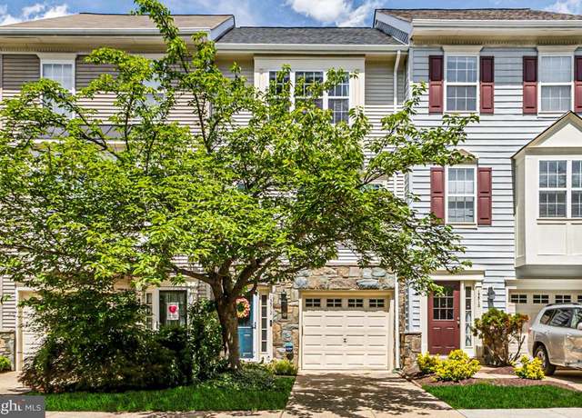 Property at 13512 Turquoise Ln, Herndon, VA 20170, 3 beds, 2.5 baths
