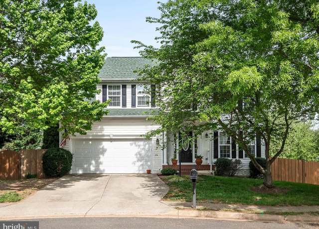 Property at 624 Newington Pl NE, Leesburg, VA 20176, 5 beds, 3.5 baths