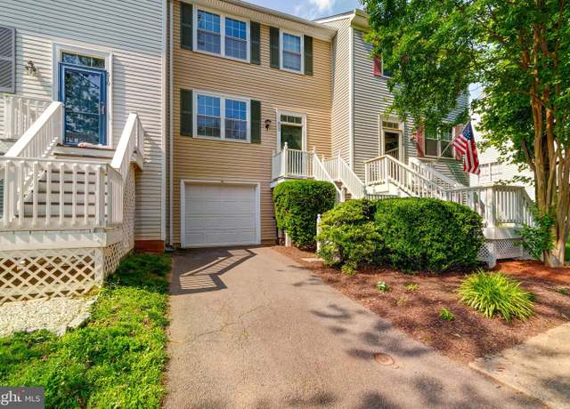 Property at 512 Covington Ter NE, Leesburg, VA 20176, 3 beds, 2.5 baths
