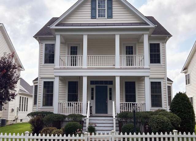 Property at 25285 Doolittle Ln, Chantilly, VA 20152, 5 beds, 4.5 baths