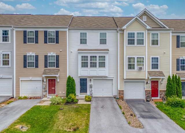 Property at 416 Rumbling Rock Rd, Hedgesville, WV 25427, 3 beds, 2.5 baths