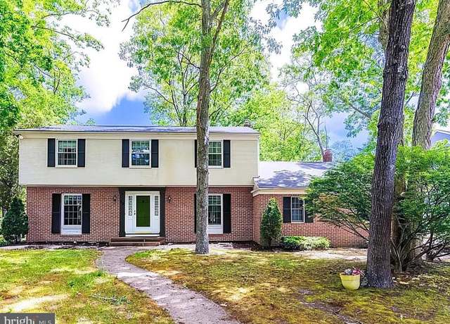 Property at 86 Cornell Dr, Manahawkin, NJ 08050, 5 beds, 3 baths