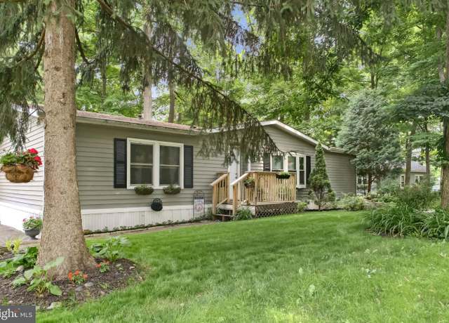Property at 6 Esther Dr, Quakertown, PA 18951, 3 beds, 2 baths