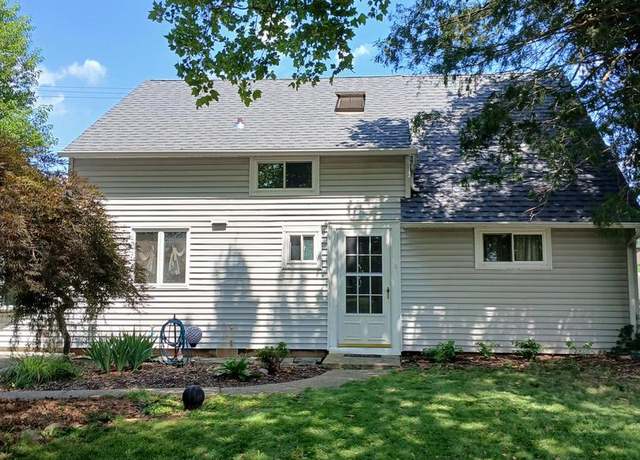 Property at 29 Crabtree Dr, Levittown, PA 19055, 4 beds, 2 baths
