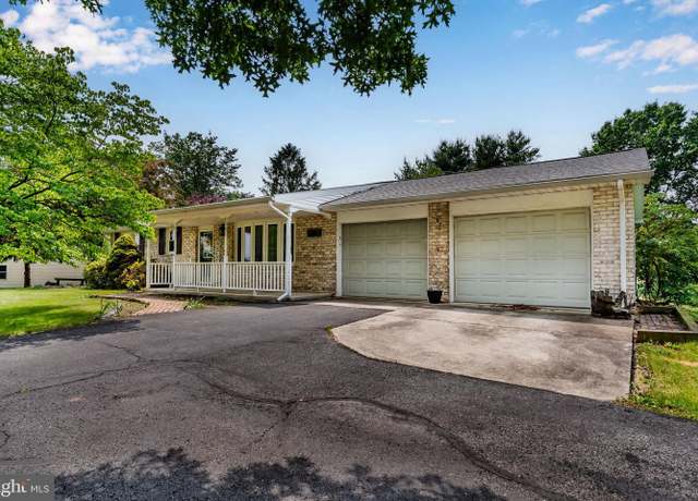 Property at 29 N Old Stonehouse Rd, Carlisle, PA 17015, 2 beds, 1.5 baths