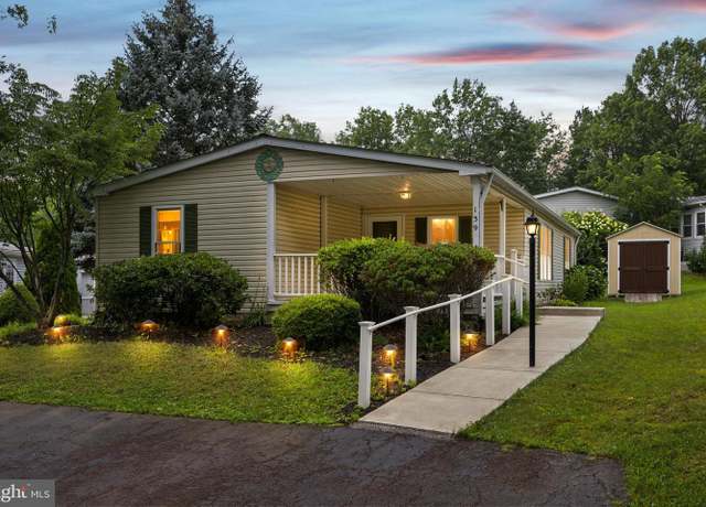 Property at 139 Deerfield Dr, Souderton, PA 18964, 2 beds, 2 baths