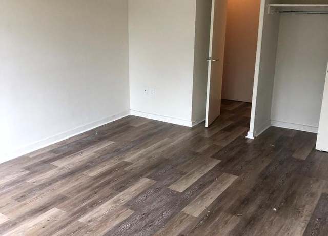 Property at 604-36 S Washington Sq #310, Philadelphia, PA 19106, 1 bed, 1 bath