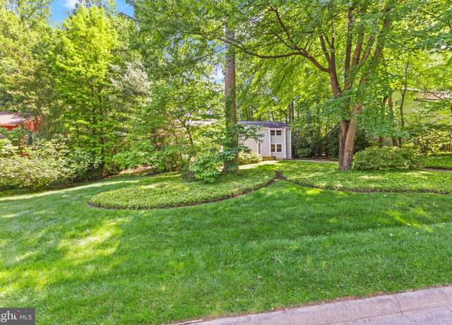 Property at 1925 Upper Lake Dr, Reston, VA 20191, 4 beds, 3 baths