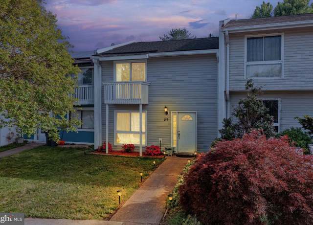Property at 27 Carolina Ct, Sterling, VA 20164, 4 beds, 2 baths