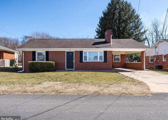 Property at 26 Oflinn St, Luray, VA 22835, 3 beds, 1 bath