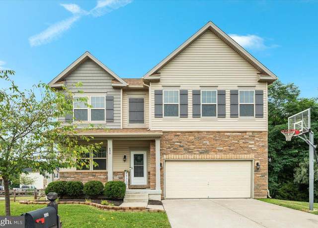 Property at 890 Shadows Dr, Front Royal, VA 22630, 5 beds, 3 baths