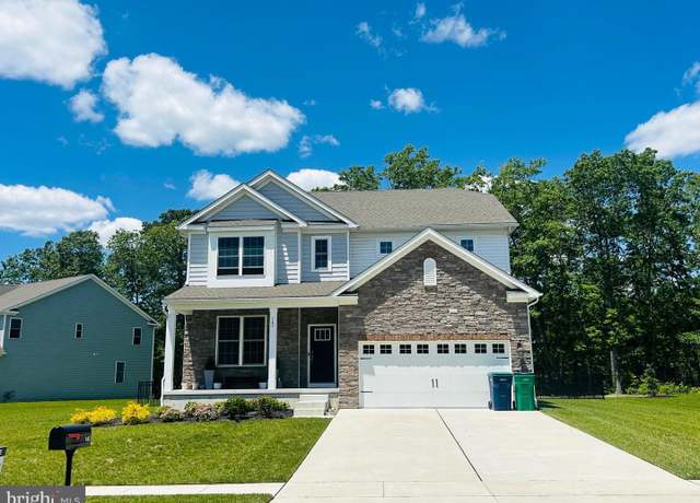 Property at 147 Laquinta Dr, Egg Harbor Township, NJ 08234, 4 beds, 3 baths