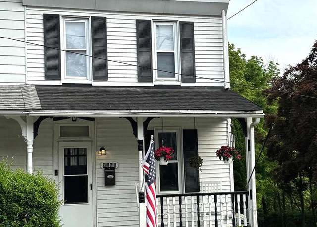 Property at 3368 Oley Turnpike Rd, Reading, PA 19606, 3 beds, 1.5 baths