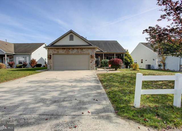Property at 31 Lantern Ln, Shippensburg, PA 17257, 3 beds, 2 baths
