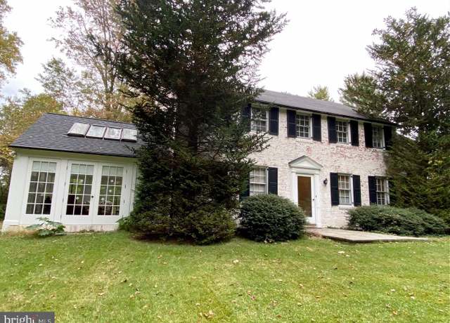 Property at 1411 Evie Ln, West Chester, PA 19382, 4 beds, 2.5 baths