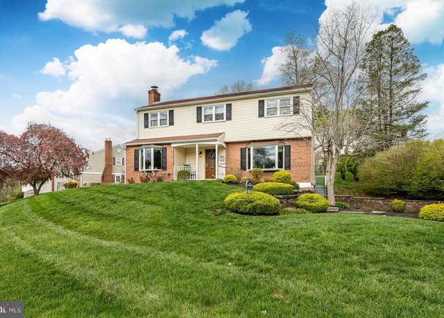 Property at 826 Falcon Ln, West Chester, PA 19382, 4 beds, 2.5 baths