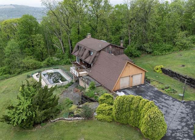 Property at 4664 Steven Ln, Walnutport, PA 18088, 4 beds, 3.5 baths
