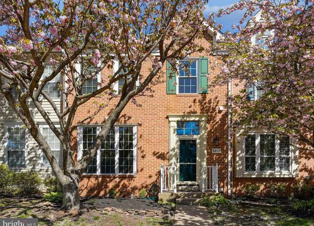 Property at 6817 Cedar Loch Ct, Centreville, VA 20121, 3 beds, 3.5 baths