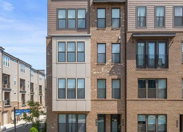 Property at 4767 Tatum Mill Way #202, Chantilly, VA 20151, 3 beds, 2.5 baths