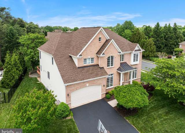 Property at 4831 Cross Meadow Pl, Chantilly, VA 20151, 5 beds, 4.5 baths
