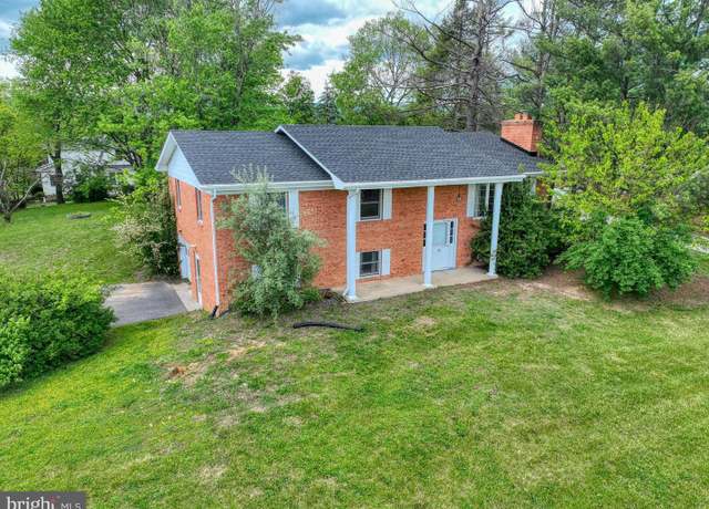 Property at 320 Dawn Ave, Woodstock, VA 22664, 3 beds, 3 baths