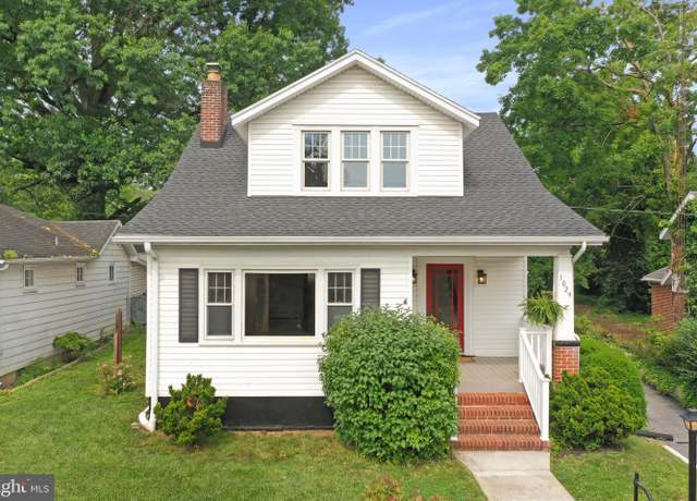 Property at 1029 Pennsylvania Ave, Hagerstown, MD 21742, 4 beds, 3 baths