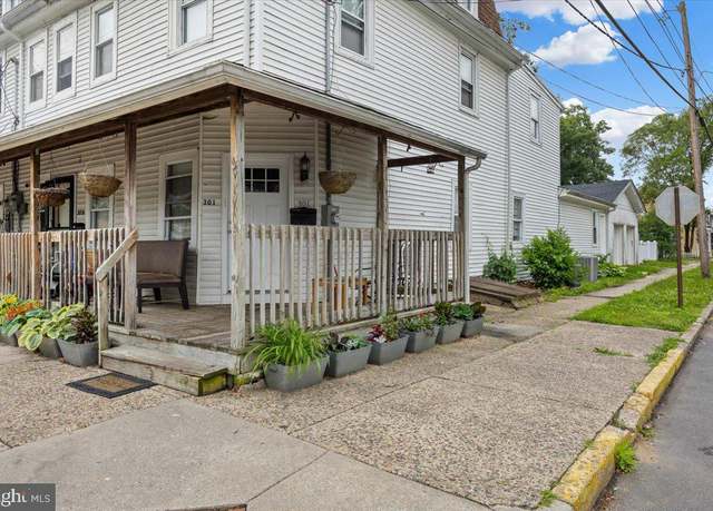 Property at 301 Broad St, Beverly, NJ 08010, 5 beds, 4 baths