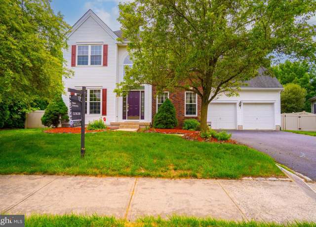 Property at 7 Sequoia Dr, Dayton, NJ 08810, 4 beds, 2.5 baths