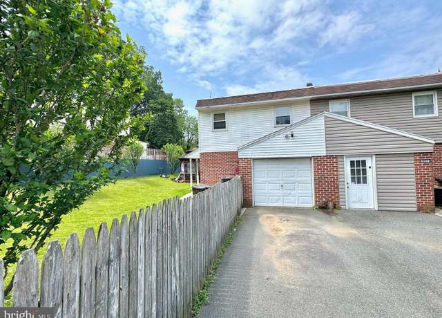 Property at 807 Rabbit Ln, Reading, PA 19606, 3 beds, 1.5 baths