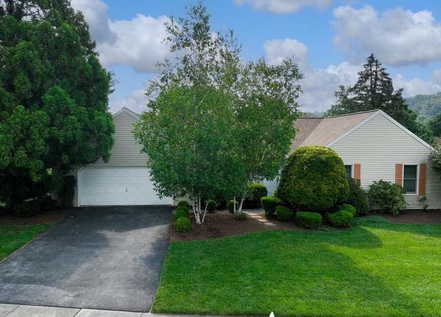 Property at 47 Buckingham Dr, Reading, PA 19610, 3 beds, 2 baths