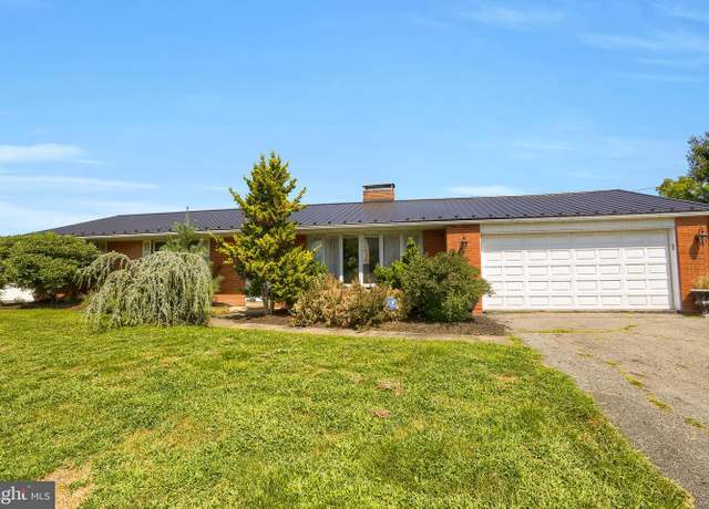Property at 247 W Broad St, Elizabethville, PA 17023, 4 beds, 2 baths