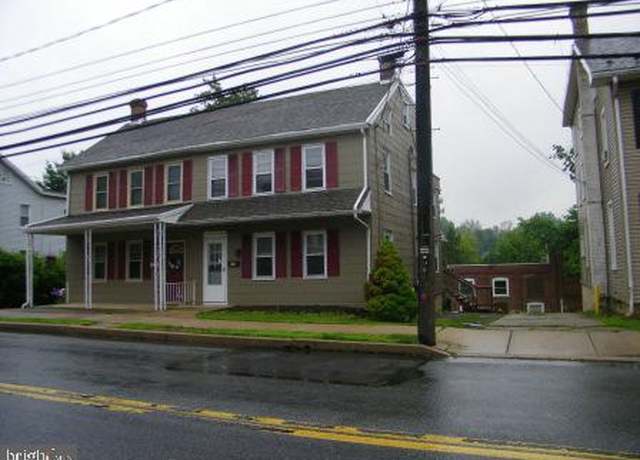 Property at 14 E Main St, Mountville, PA 17554, 4 beds, 1.5 baths