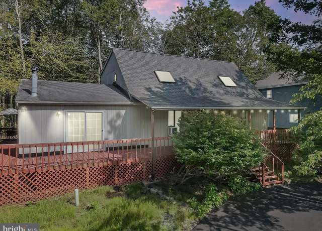 Property at 6084 Boardwalk Dr, Tobyhanna, PA 18466, 3 beds, 2.5 baths