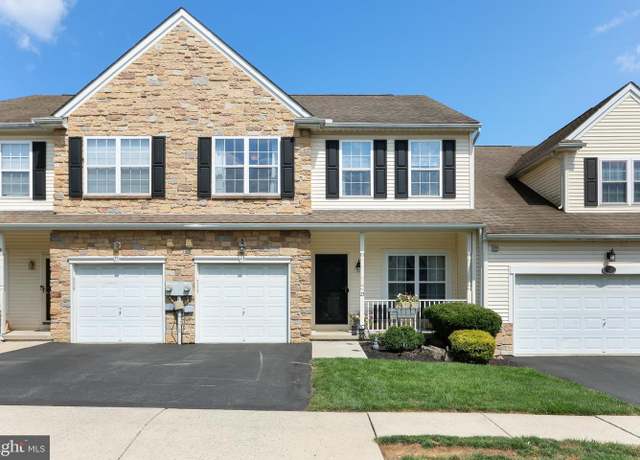Property at 23 Cobblestone Dr, Easton, PA 18045, 3 beds, 2.5 baths