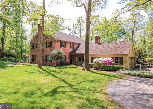 Property at 30 Woods Ln, Hanover, PA 17331, 4 beds, 2.5 baths