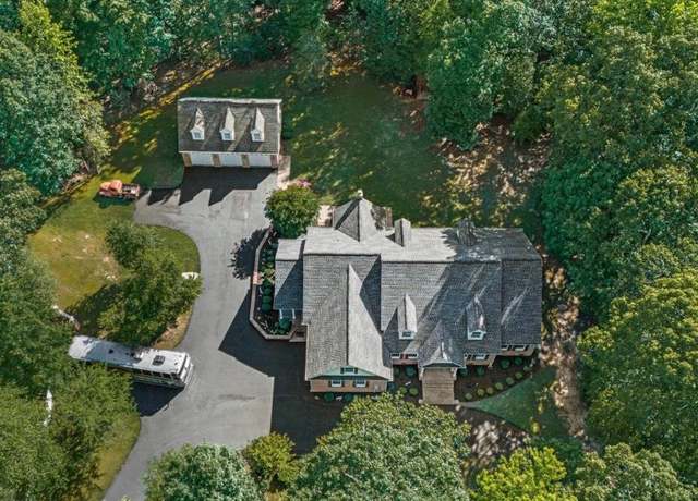 Property at 18024 Green Blvd, King George, VA 22485, 3 beds, 4.5 baths
