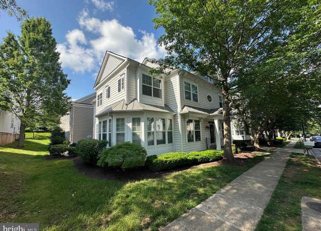Property at 14348 Sharpshinned Dr, Gainesville, VA 20155, 4 beds, 3.5 baths