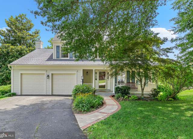 Property at 33 Westbrook Ln, Stafford, VA 22554, 5 beds, 3.5 baths