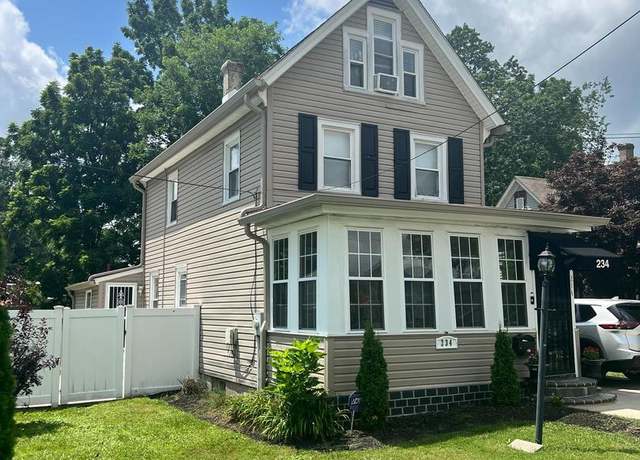 Property at 234 N Queen St, Dover, DE 19904, 3 beds, 2 baths