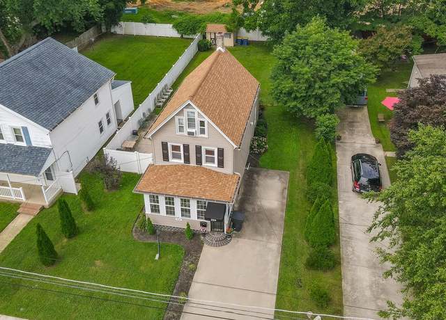 Property at 234 N Queen St, Dover, DE 19904, 3 beds, 1 bath