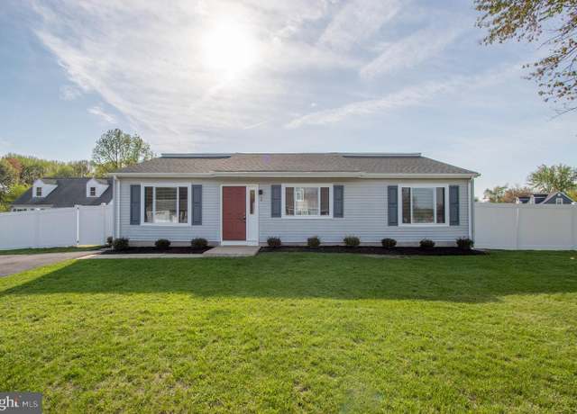 Property at 2 Unison Ct, Newark, DE 19713, 3 beds, 2 baths
