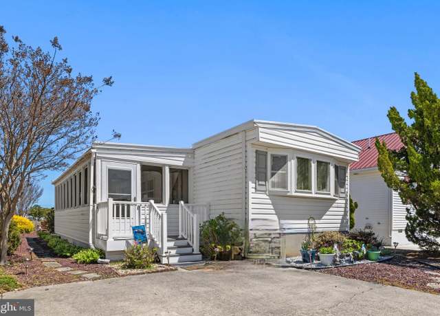 Property at 822 Bahia Dr, Ocean City, MD 21842, 3 beds, 1.5 baths