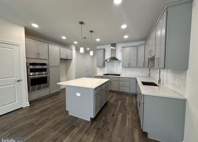 Property at 21 Kay Chiarello Way, Hamilton, NJ 08690, 3 beds, 2.5 baths