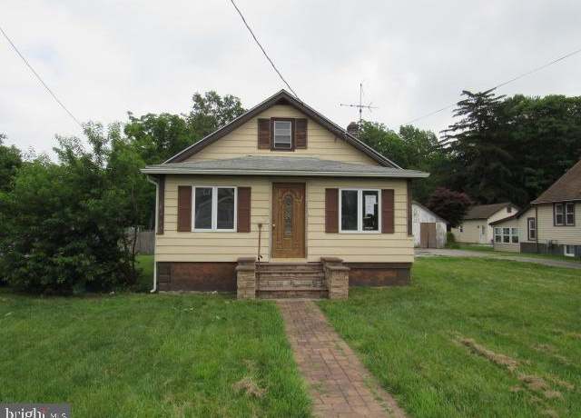 Property at 302 S Broadway, Pennsville, NJ 08070, 2 beds, 1 bath
