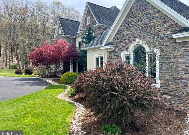 Property at 324 Quarry Dr, Bloomsburg, PA 17815, 8 beds, 6.5 baths