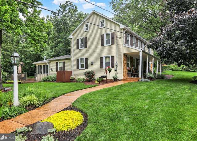 Property at 2464 Mountain Rd, Manheim, PA 17545, 3 beds, 3 baths