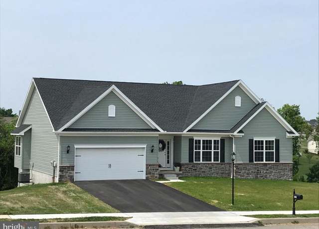 Property at 111 Onyx Dr #55, Hanover, PA 17331, 3 beds, 2 baths