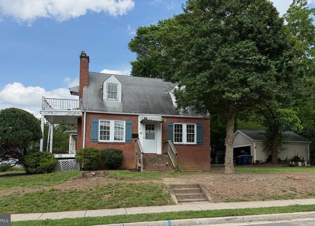 Property at 621 N Kensington St, Arlington, VA 22205, 3 beds, 1.5 baths