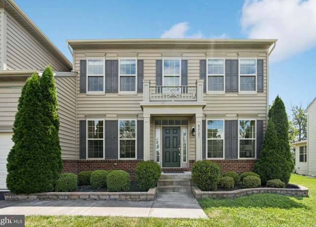 Property at 42121 Oak Crest Cir, Aldie, VA 20105, 7 beds, 4.5 baths