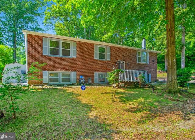 Property at 18301 Nob Hill Dr, Triangle, VA 22172, 4 beds, 3 baths